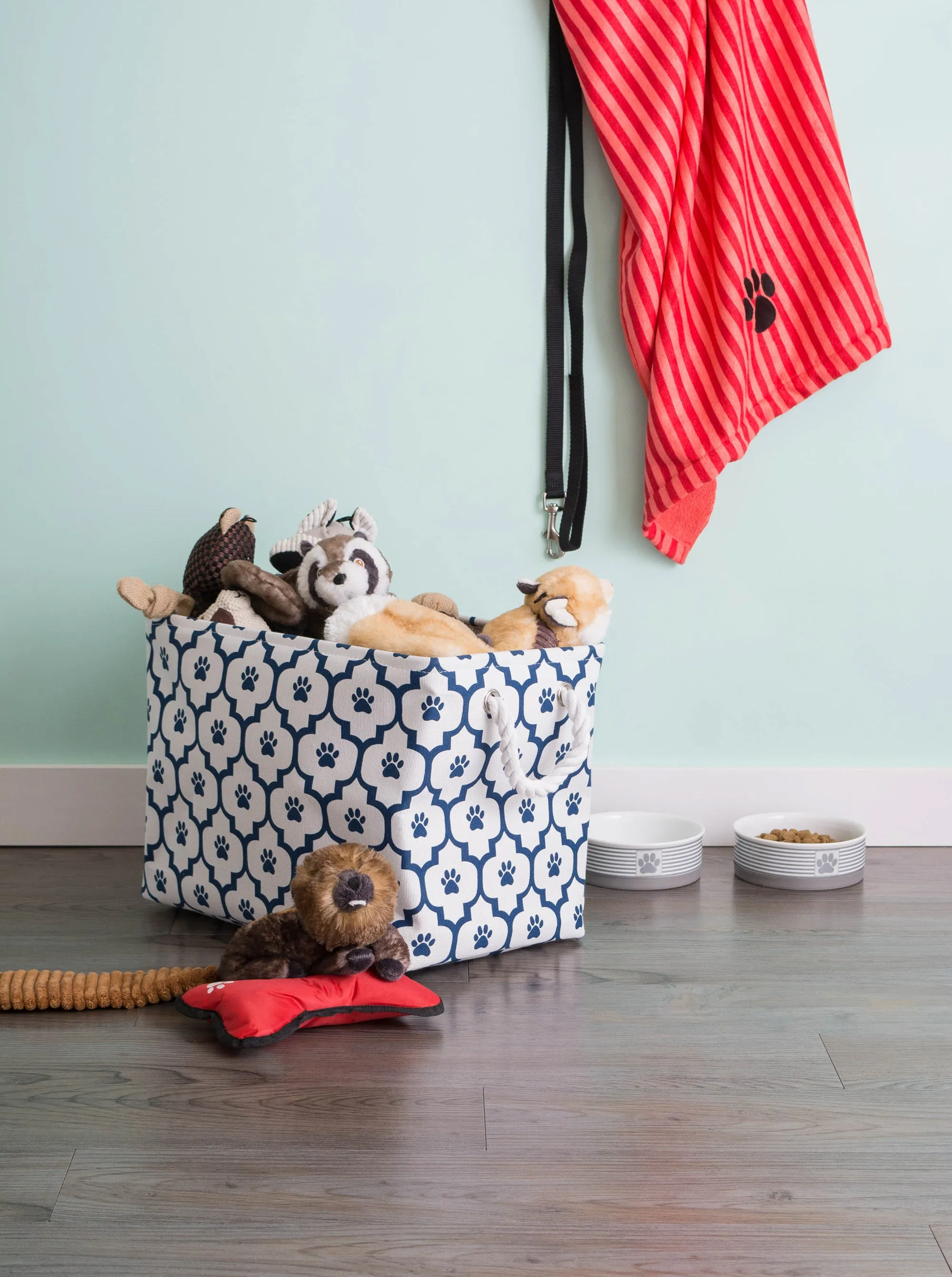 Bone Dry Pet Storage Bin, Lattice Paw Print, White/Navy, Small  -14x8x9"